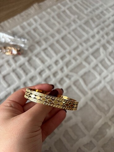 Beden desenli gold bileklik