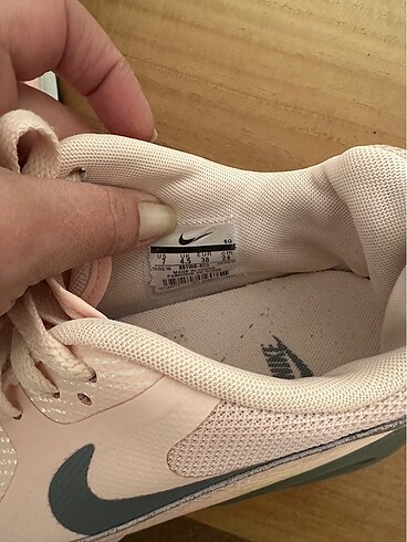 37 Beden ten rengi Renk Nike air max