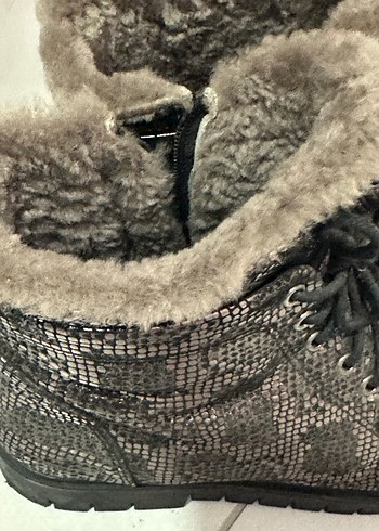 Kürklü Yılan Desenli Deri Kadın Bot - Görsel 4