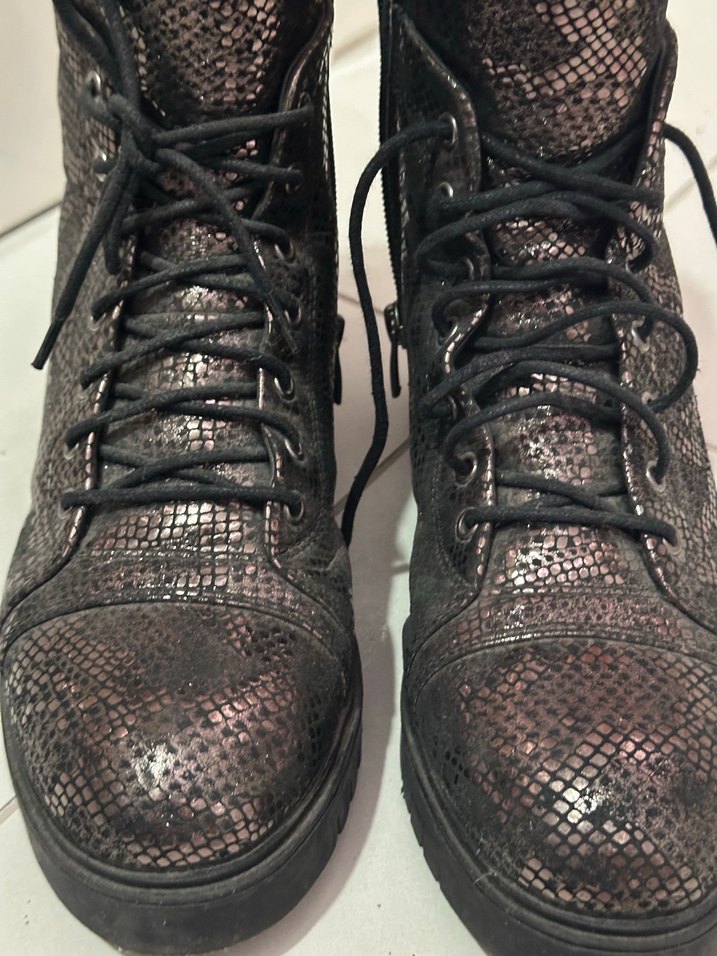 Kürklü Yılan Desenli Deri Kadın Bot - Görsel 2