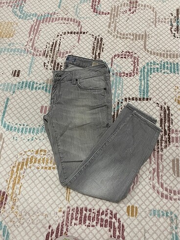 Mavi marka kot pantolon gri