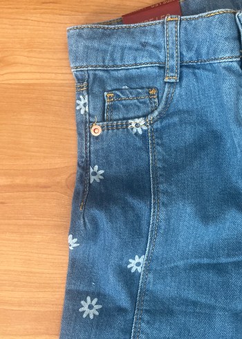 Nakışlı Bol Kesim Mavi Kız Kot Pantolon - Görsel 2