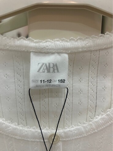 Zara Zara düğmeli tişört