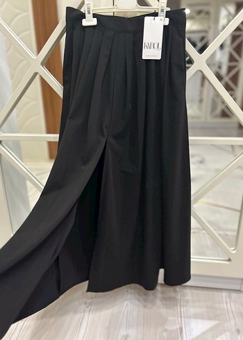 Karol kahve pileli yırtmaçlı midi etek - Görsel 3