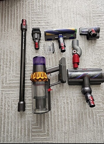 Dyson V15