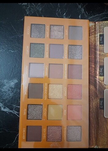 Beden Fab Factory Golden, Far Paleti