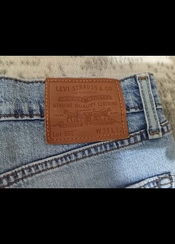 Levis Levi's 502 Jean