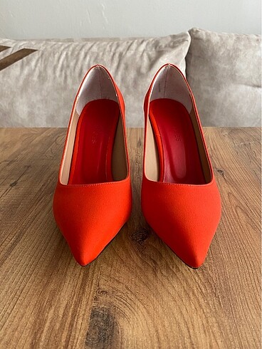 39 Beden Turuncu Stiletto
