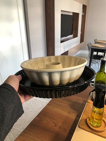 Tart ve porselen kek kalıbı