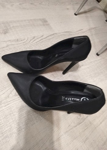 40 Beden Kadın Siyah Stiletto Topuklu Ofis Ayakkabısı