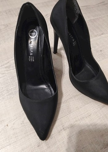 Kadın Siyah Stiletto Topuklu Ofis Ayakkabısı