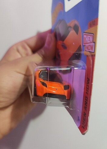  Beden Tesla Roadster 