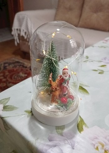 Diğer Beyaz Tabanlı Renkli Noel Figürü