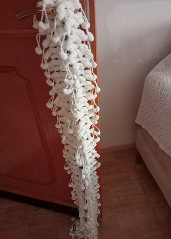 Beyaz Püsküllü Kadın Şal atki El örgüsü