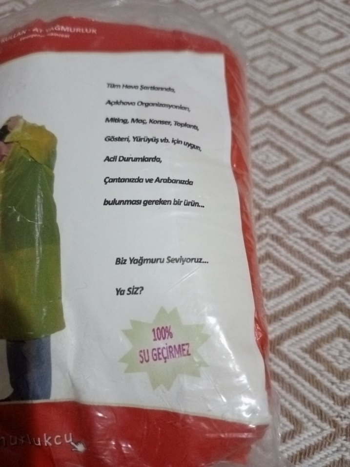 Kırmızı Kapüşonlu Midi Yağmurluk - Görsel 3