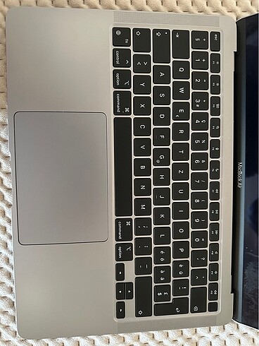  Beden MacBook Air M1 (2020) 8 GB 256 SSD 13.3 inç