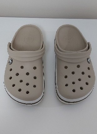 37 Beden ten rengi Renk sıfır ayarinda crocs