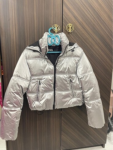 Zara parlak mont