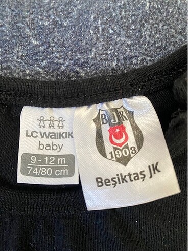 1 Yaş Beden 2 adet lc Waikiki Beşiktaş tulum (9-12 ay)