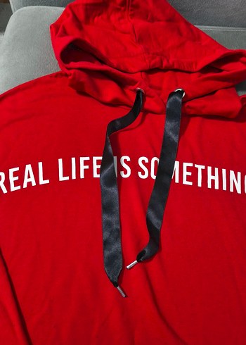 Kemerli Kırmızı Kapüşonlu Kadın Sweatshirt - Görsel 4