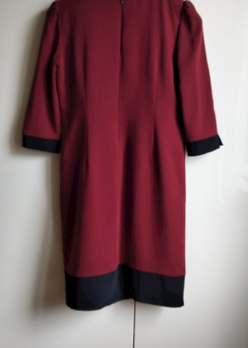 Bordo Zincir Detaylı Ofis Elbise - Görsel 3