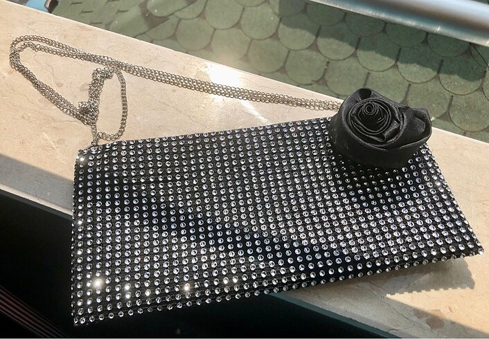 IŞILTILI GÜLLÜ ÇANTA - Görsel 6