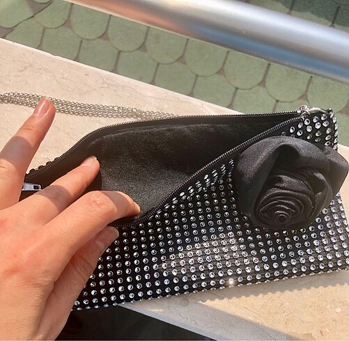 IŞILTILI GÜLLÜ ÇANTA - Görsel 8