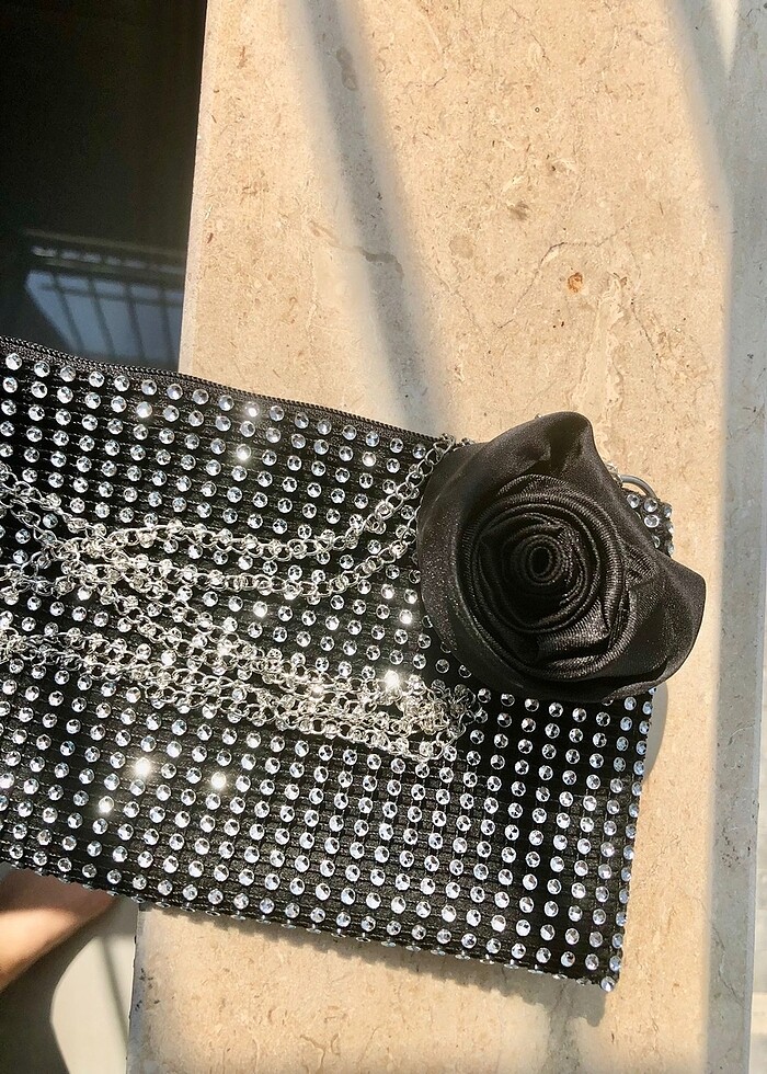 IŞILTILI GÜLLÜ ÇANTA - Görsel 3