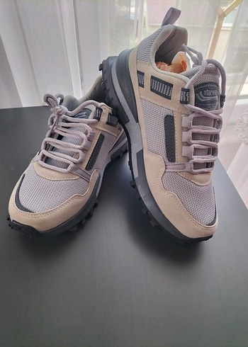 Bej Gri Bağcıklı Kadın Spor Ayakkabı