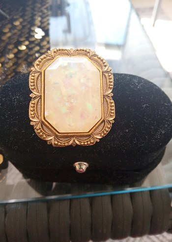Vintage Parlak Altın Tokalı Broş