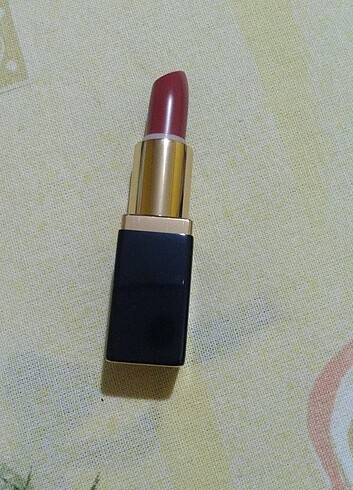  Beden Estee Lauder Ruj