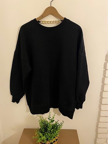 Mavi siyah sweatshirt zincir detaylı sırt dekolteli