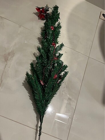 Yeninyıl agacı ayagı yoktur