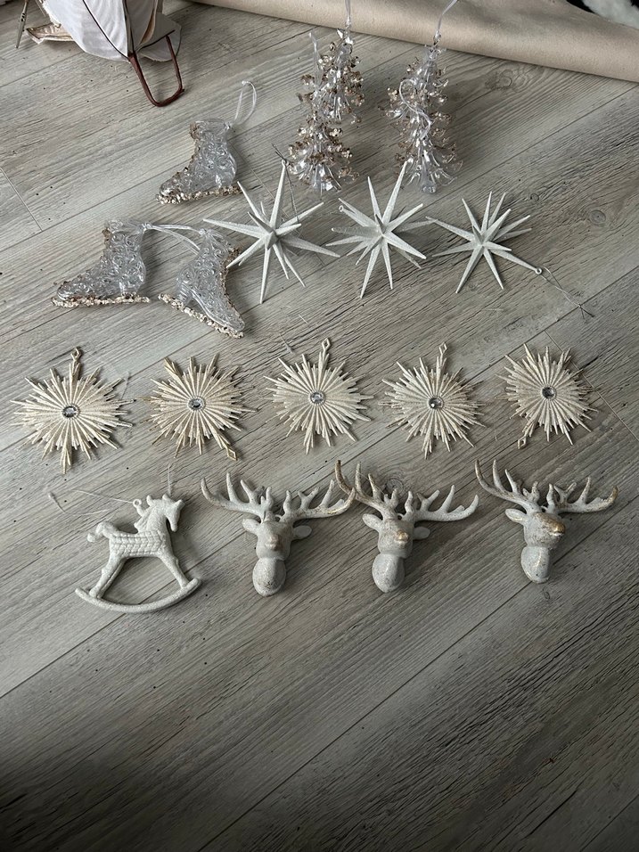 Beyaz ve Gri Yeni Yıl Süsleri Seti - Görsel 3