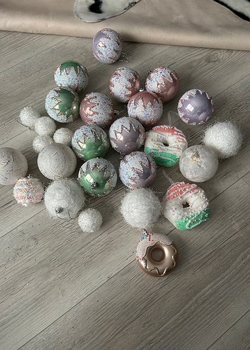 Çok Renkli Yılbaşı Süsleri Seti - Görsel 2