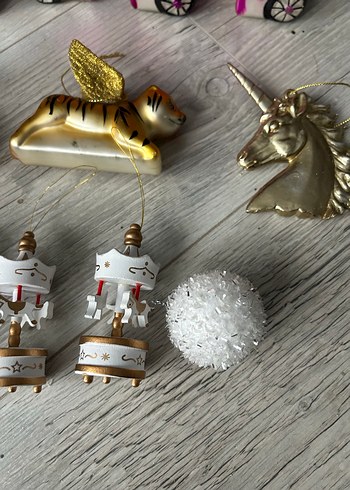 Pembe ve Altın Yeni Yıl Süsleri Seti - Görsel 4