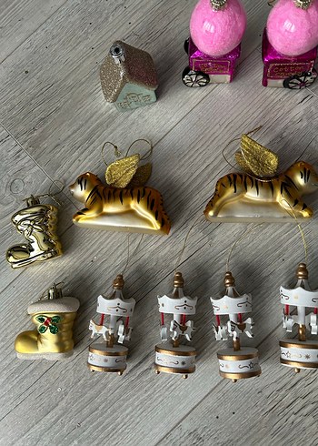 Pembe ve Altın Yeni Yıl Süsleri Seti - Görsel 5
