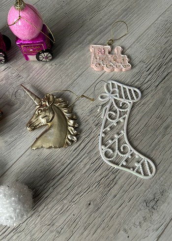 Pembe ve Altın Yeni Yıl Süsleri Seti - Görsel 3