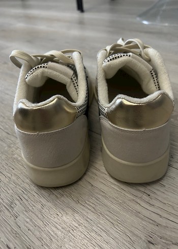 Ekoseli Bağcıklı Beyaz Kadın Spor Ayakkabı - Görsel 5