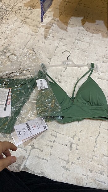 42 Beden Penti bikini bir çok model renk ve beden seçeneği vardir isteyen