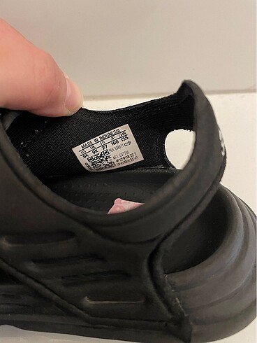 27 Beden siyah Renk Adidas sandalet
