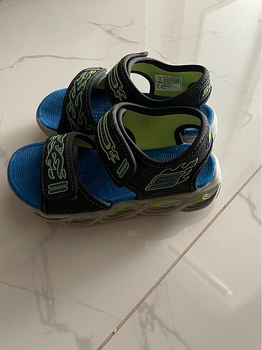 28 Beden çeşitli Renk Skechers çocuk sandalet
