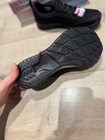 36,5 Beden Skechers ayakkabı