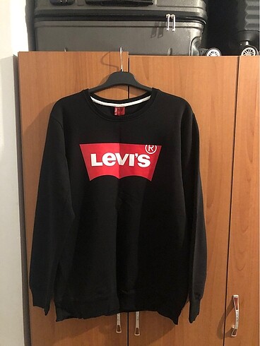 Levi?s sweetshirt