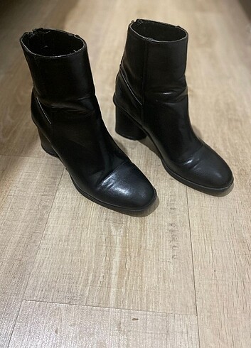 36 Beden siyah Renk Bershka Kadın bot