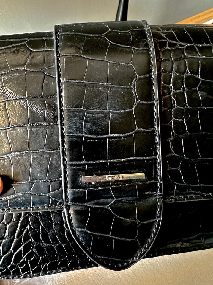 Tokalı Siyah Yılan Derisi Desenli Deri Çanta - Görsel 2