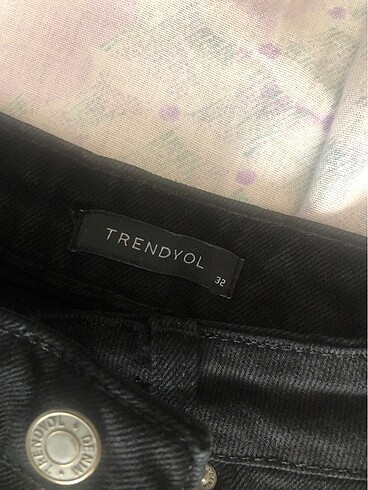 32 Beden siyah straight jean