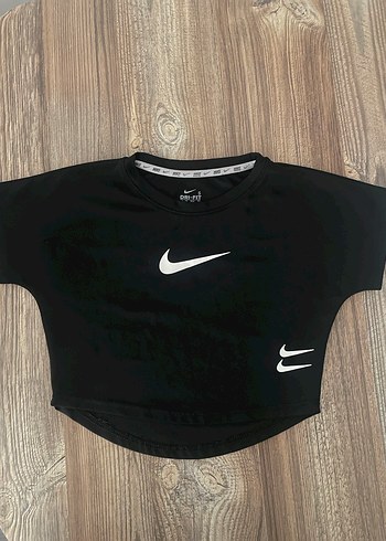 Siyah Nike spor crop