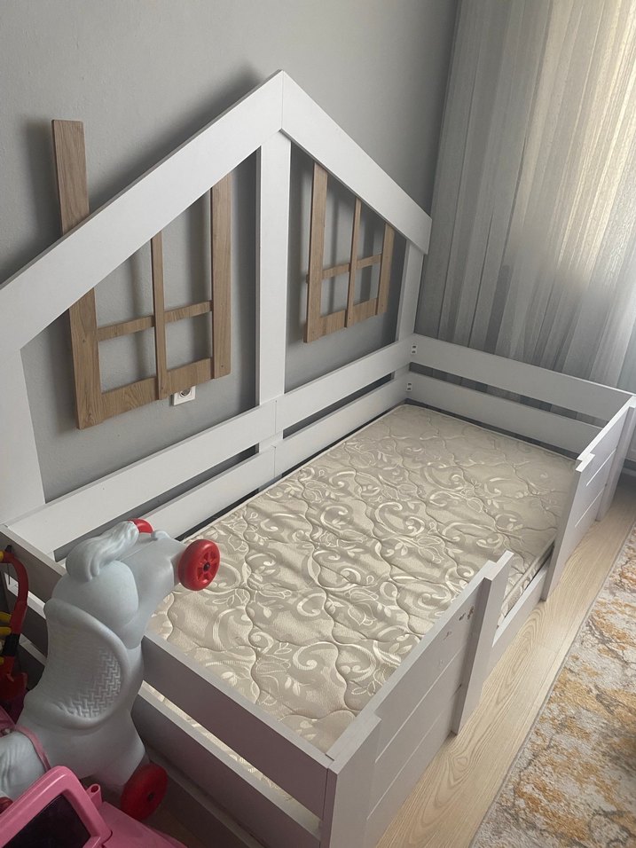 Beyaz Çocuk Yatağı Ev Modeli - Görsel 2