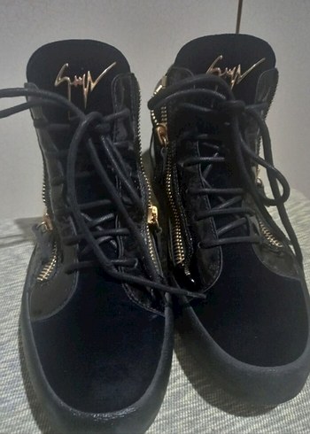 Giuseppe Zanotti 40